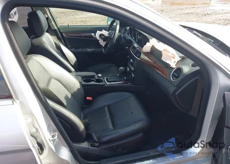 2013 Mercedes-Benz C 300 Luxury 4Matic from USA, damaged, VIN WDDGF8AB8DA821820